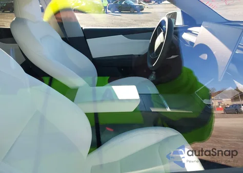 2026 Tesla Model Y Premium Rear-Wheel Drive/Standard Rear-Wheel Drive from USA, damaged, VIN 7SAYGDED6TA491861